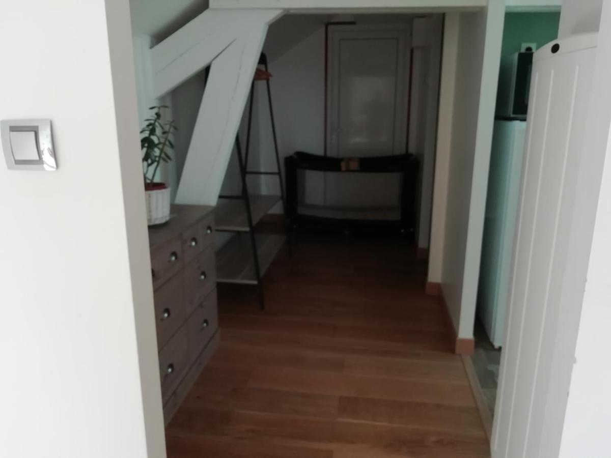 Etage A La Ferme Avec Piscine Interieure Privative, Selon Date Bassee Exterior photo