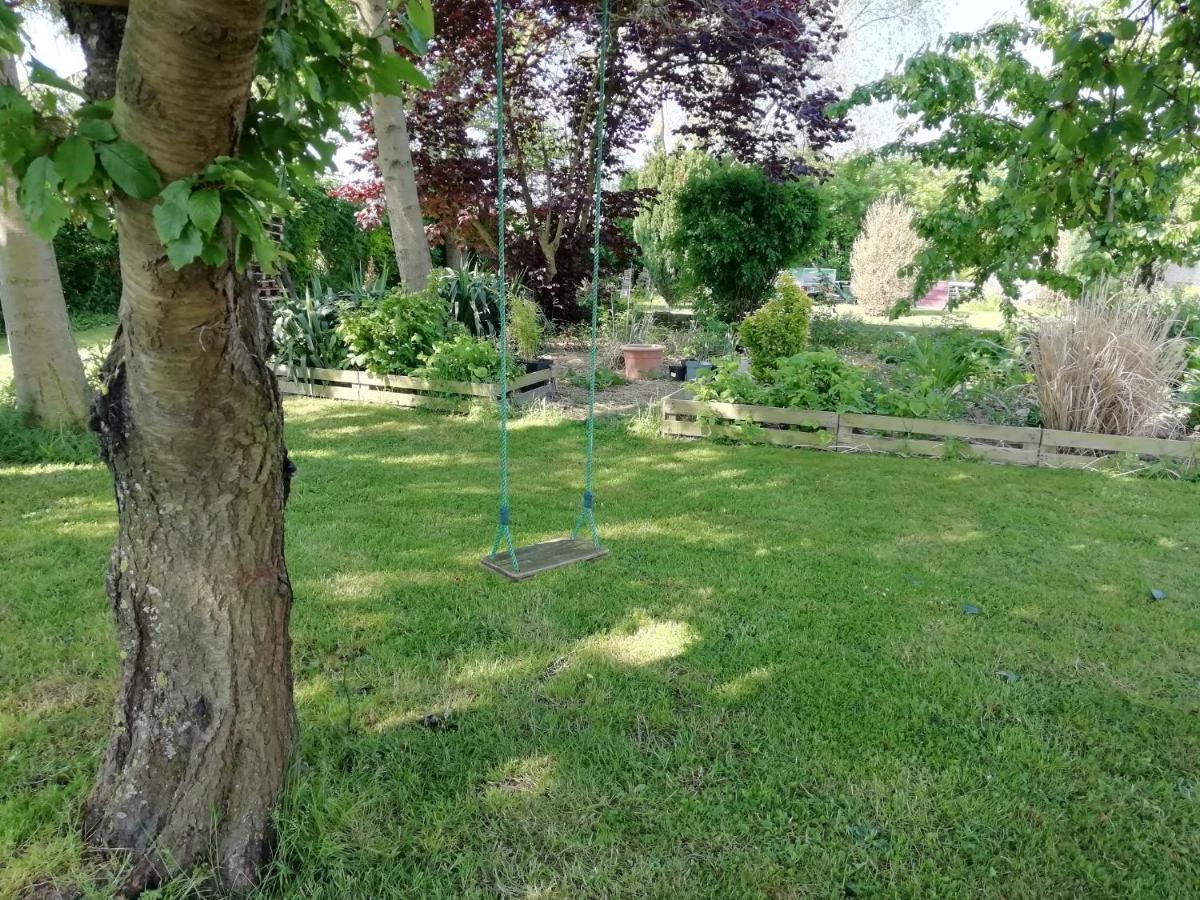Etage A La Ferme Avec Piscine Interieure Privative, Selon Date Bassee Exterior photo