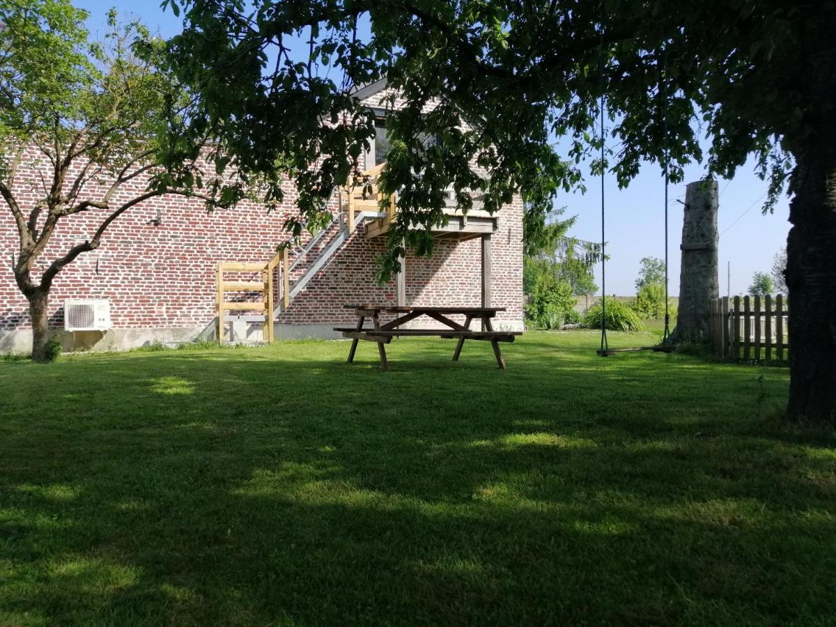 Etage A La Ferme Avec Piscine Interieure Privative, Selon Date Bassee Exterior photo